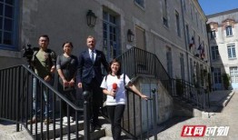 德爱中学爆料事件视频播放,真相究竟如何？