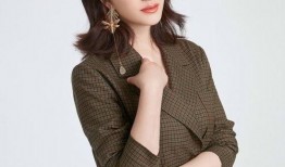 李小冉最新照片爆料,优雅魅力依旧不减当年