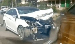 同城车祸最新爆料网,惊心动魄的生死瞬间！