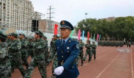 最新军训爆料新闻报道稿,揭秘军营生活与训练细节